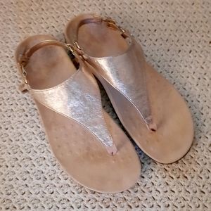 Vionic Kirra  backstrap sandals silver gold metallic upper US 9 EUR 41